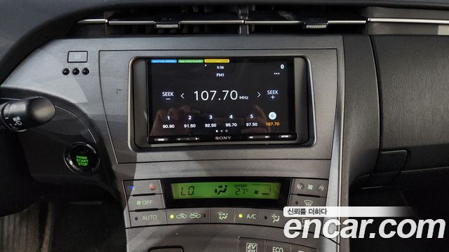 Toyota Prius 1.8 M 2014 — фото 14