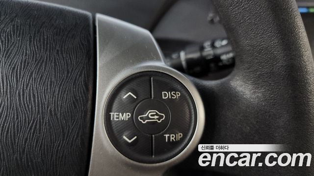 Toyota Prius 1.8 M 2014 — фото 18