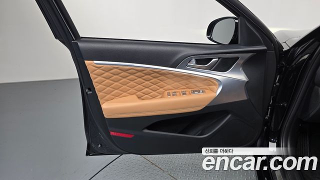 Genesis G70 Gasoline 3.3T 4WD 2023 — фото 24