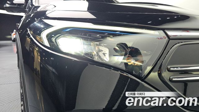 Mercedes-Benz EQB (X243) EQB300 4MATIC AMG Line 2022 — фото 22