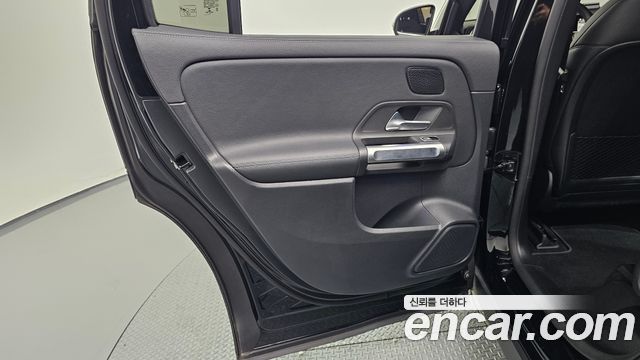 Mercedes-Benz EQB (X243) EQB300 4MATIC AMG Line 2022 — фото 25