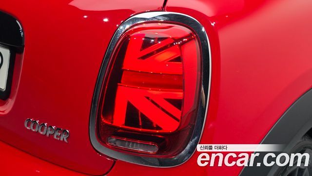 MINI Cooper Classic Third Generation 2024 — фото 23