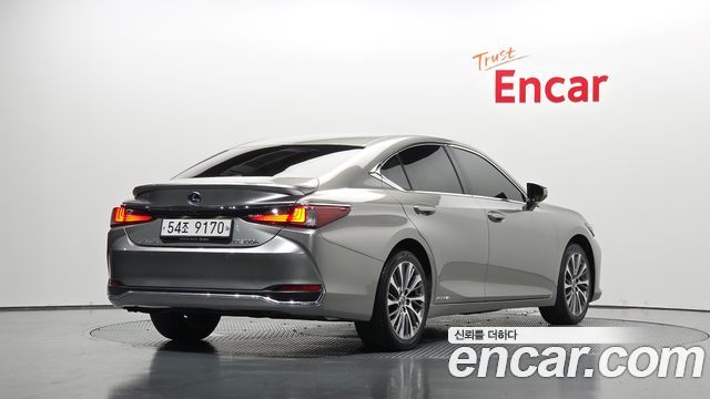 Lexus ES300h (VII) Luxury 2019 — фото 2
