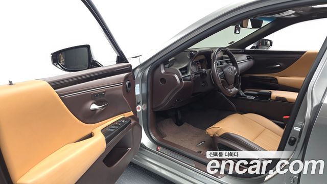 Lexus ES300h (VII) Luxury 2019 — фото 10