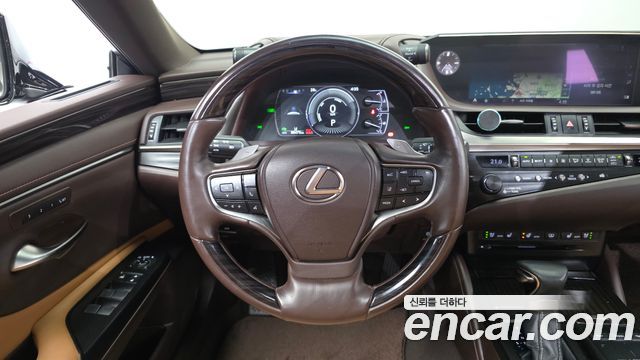 Lexus ES300h (VII) Luxury 2019 — фото 13