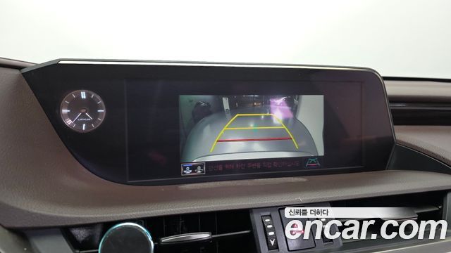 Lexus ES300h (VII) Luxury 2019 — фото 15