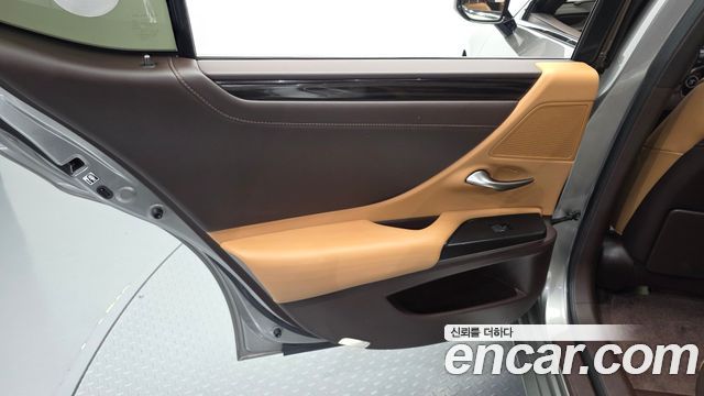 Lexus ES300h (VII) Luxury 2019 — фото 25