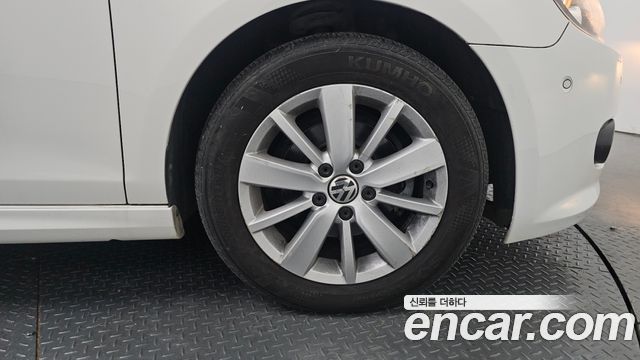 Volkswagen Golf (VI) 1.6 TDI Blue Motion StyleEdition 2013 — фото 37