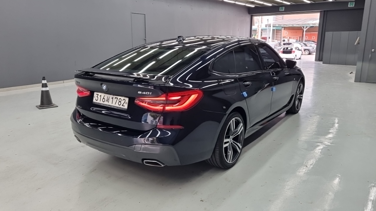BMW 6 Series GT (G32) 640i xDrive M Sport 2018 — фото 2