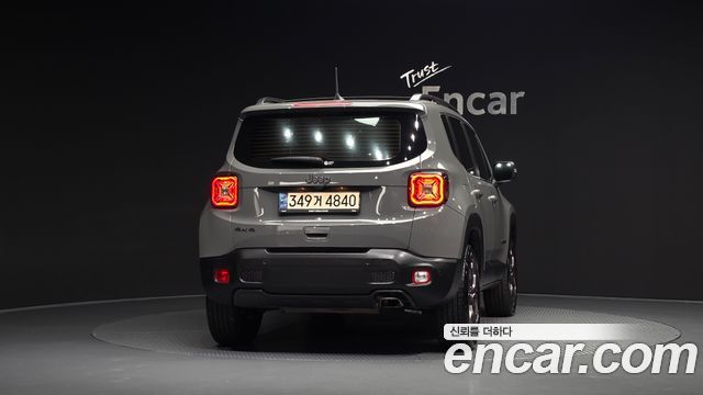 Jeep Renegade 2.4 80th Edition AWD 2021 — фото 4