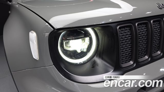 Jeep Renegade 2.4 80th Edition AWD 2021 — фото 22