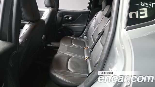 Jeep Renegade 2.4 80th Edition AWD 2021 — фото 26