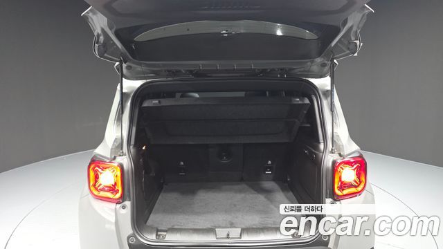 Jeep Renegade 2.4 80th Edition AWD 2021 — фото 32