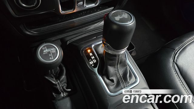 Jeep Wrangler (JL) 2.0 Overland 4Door 4xe 2022 — фото 9