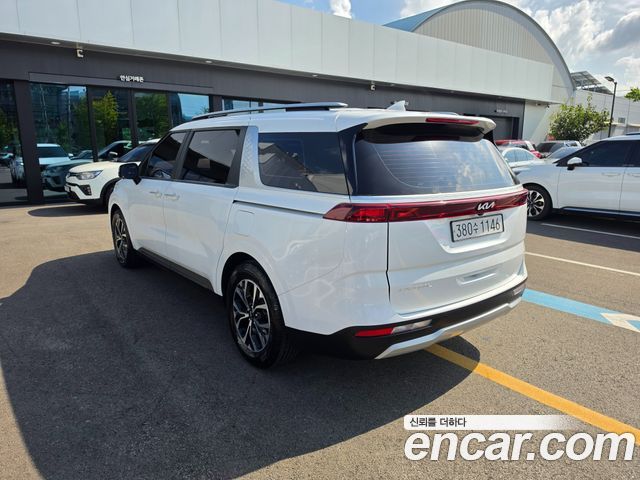 Kia Carnival (IV) Gasoline 9-Seater Prestige 2023 — фото 4