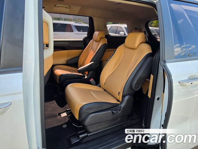 Kia Carnival (IV) Gasoline 9-Seater Prestige 2023 — фото 17