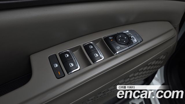Kia Carnival (IV) HEV 9-Seater Hi-Limousine (Special vehicle) 2025 — фото 16