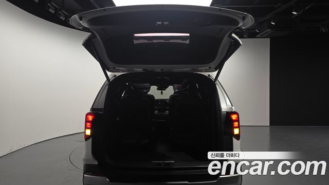 Kia Carnival (IV) HEV 9-Seater Hi-Limousine (Special vehicle) 2025 — фото 20