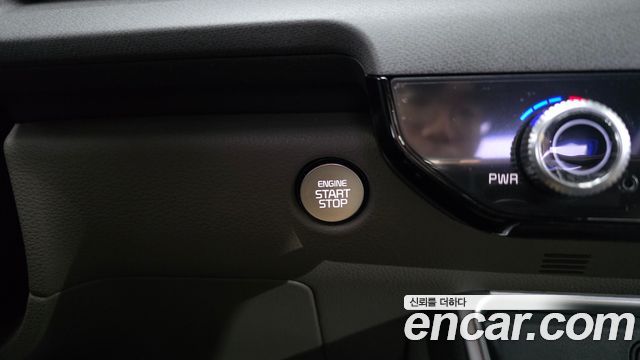 Kia Carnival (IV) HEV 9-Seater Hi-Limousine (Special vehicle) 2025 — фото 28