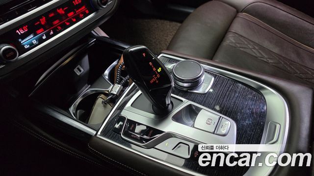 BMW 7 Series (G11) 740d xDrive M Sport 2016 — фото 9