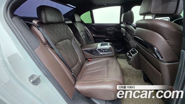 BMW 7 Series (G11) 740d xDrive M Sport 2016 — фото 23