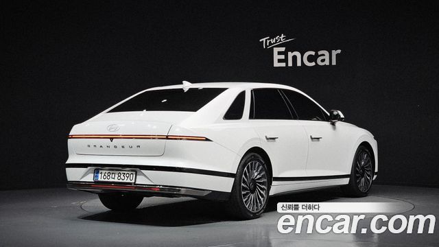 Hyundai Grandeur (GN7) 2,5 Gasoline 2WD Calligraphy 2025 — фото 2
