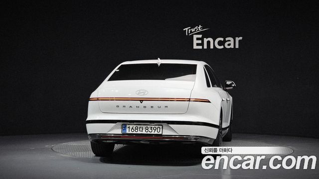 Hyundai Grandeur (GN7) 2,5 Gasoline 2WD Calligraphy 2025 — фото 4