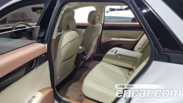 Hyundai Grandeur (GN7) 2,5 Gasoline 2WD Calligraphy 2025 — фото 15