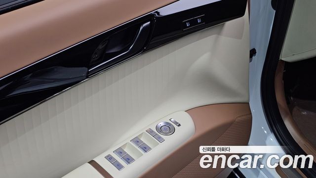 Hyundai Grandeur (GN7) 2,5 Gasoline 2WD Calligraphy 2025 — фото 20