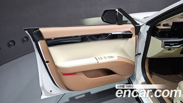 Hyundai Grandeur (GN7) 2,5 Gasoline 2WD Calligraphy 2025 — фото 30