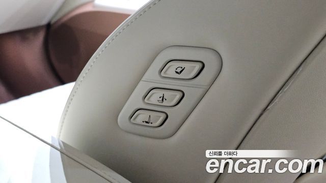 Hyundai Grandeur (GN7) 2,5 Gasoline 2WD Calligraphy 2025 — фото 33