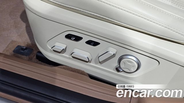 Hyundai Grandeur (GN7) 2,5 Gasoline 2WD Calligraphy 2025 — фото 34