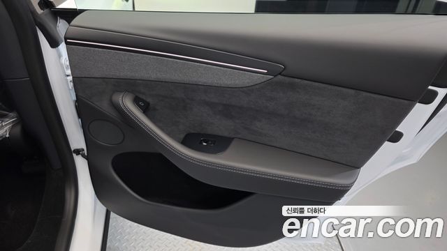 Tesla Model Y L Long Range AWD 2026 — фото 25