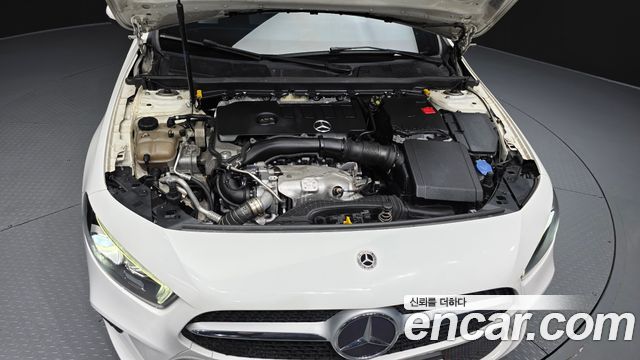 Mercedes-Benz A-Class (W177) A220 Hatchback 2019 — фото 6