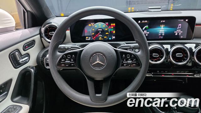 Mercedes-Benz A-Class (W177) A220 Hatchback 2019 — фото 13