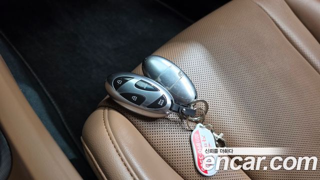 Hyundai Grandeur (GN7) 2,5 Gasoline 2WD Premium 2023 — фото 15