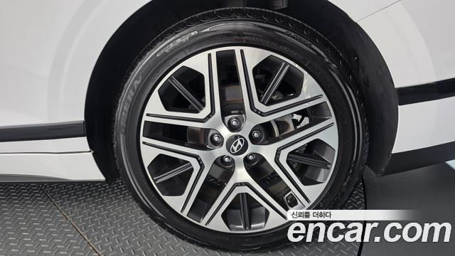 Hyundai Grandeur (GN7) 2,5 Gasoline 2WD Premium 2023 — фото 21