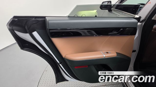 Hyundai Grandeur (GN7) 2,5 Gasoline 2WD Premium 2023 — фото 25
