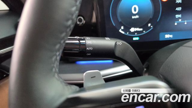 Hyundai Grandeur (GN7) 2,5 Gasoline 2WD Premium 2023 — фото 30