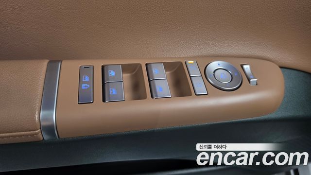 Hyundai Grandeur (GN7) 2,5 Gasoline 2WD Premium 2023 — фото 36