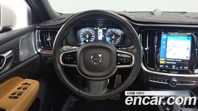 Volvo V60 Cross Keonteuri (II) B5 Pro AWD 2021 — фото 13