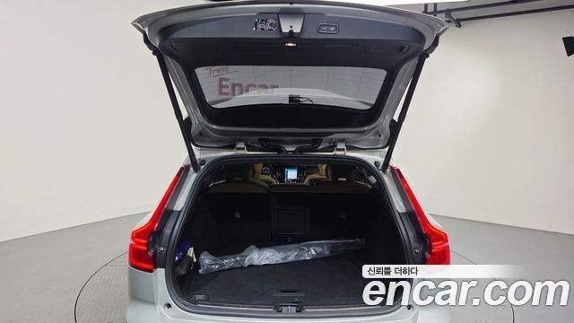 Volvo V60 Cross Keonteuri (II) B5 Pro AWD 2021 — фото 20