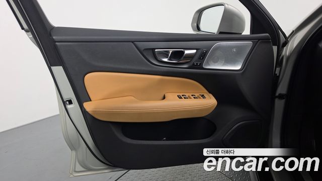 Volvo V60 Cross Keonteuri (II) B5 Pro AWD 2021 — фото 24