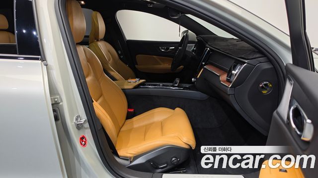 Volvo V60 Cross Keonteuri (II) B5 Pro AWD 2021 — фото 26