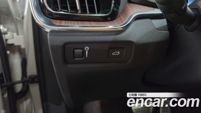 Volvo V60 Cross Keonteuri (II) B5 Pro AWD 2021 — фото 29