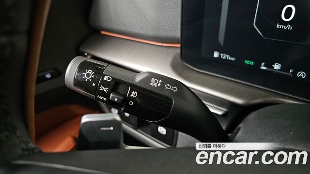 Kia Sportage (V) Gasoline 1.6 Turbo 2WD Signature 2025 — фото 30