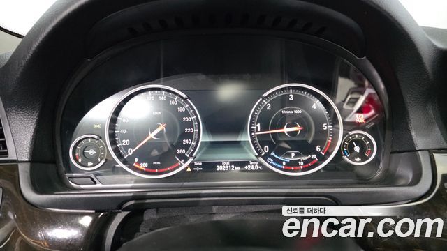 BMW 5 Series (F10) 520d 2013 — фото 8
