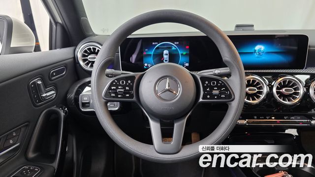 Mercedes-Benz A-Class (W177) A220 Sedan 2020 — фото 12