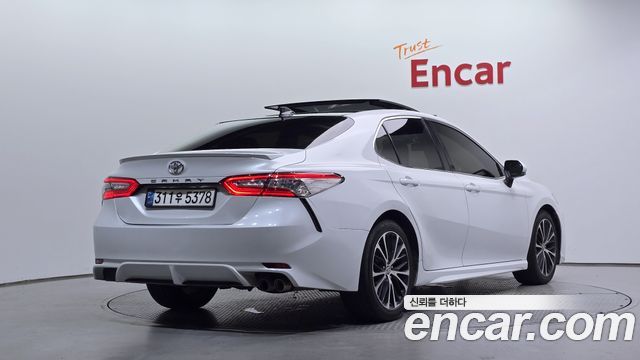 Toyota Camry (XV70) 2.5 Sport Edition(Nono Tone) 2020 — фото 2
