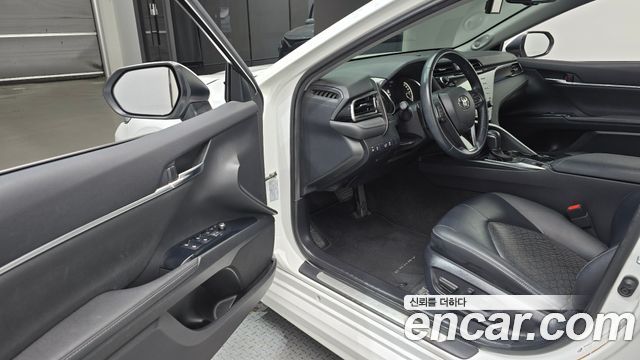 Toyota Camry (XV70) 2.5 Sport Edition(Nono Tone) 2020 — фото 10